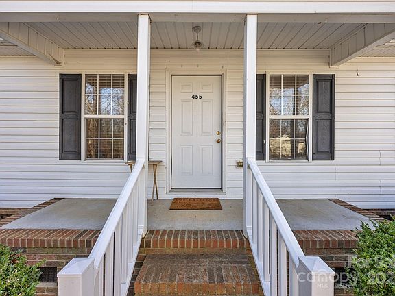 3rd image of 455 Cantiberry Dr
