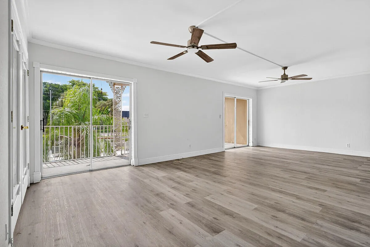 3 bed, 2.5 bath, 1900 sqft, $2,850 — Photo 3