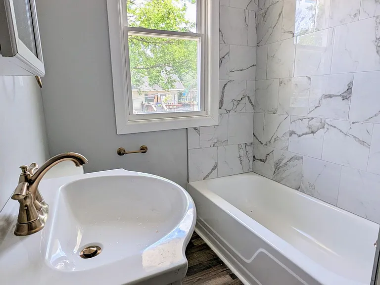 1004 S Beech St — Photo 17