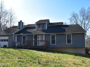 459 Dogwood Ln, Jacksboro, TN 37757
