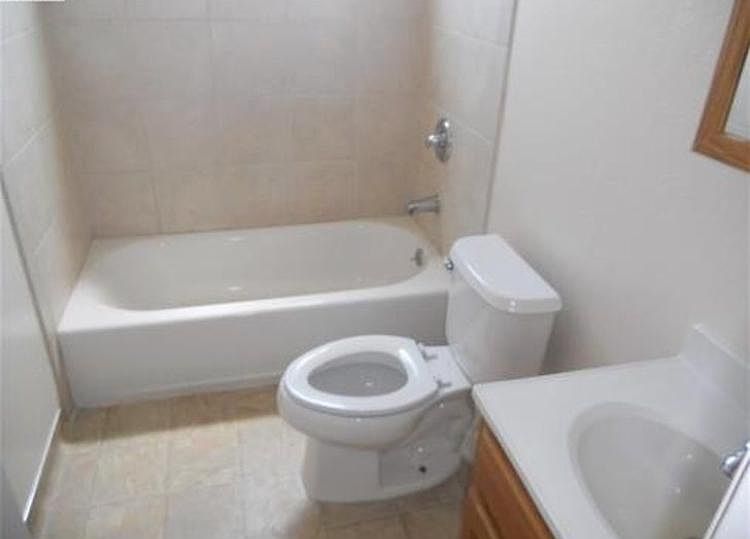 2nd image of 1309 Fillmore St APT 3