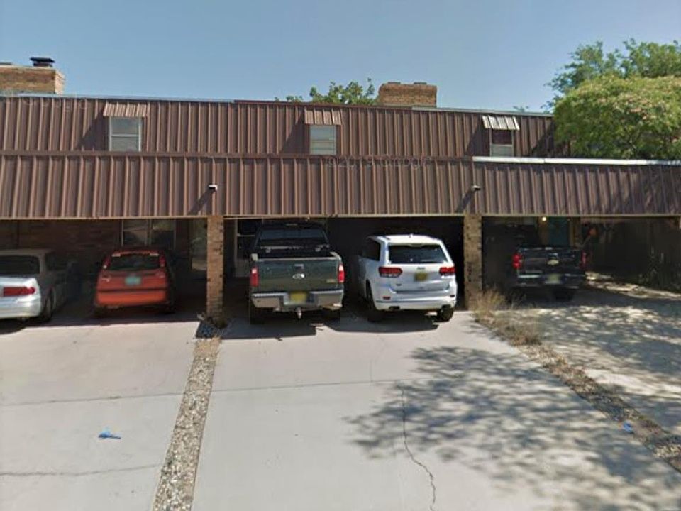1st image of 422 W Kiowa Ave