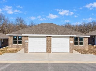 899 W Gay St, Warrensburg, MO 64093