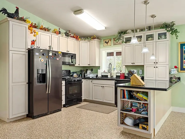 144 Roland Trl — Photo 8