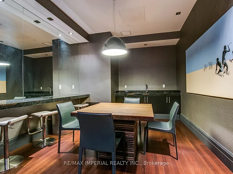 65 Speers Rd #711 — Photo 31