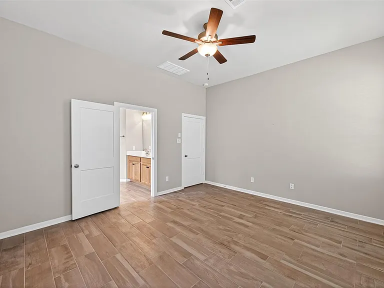 516 Shine Ct — Photo 27