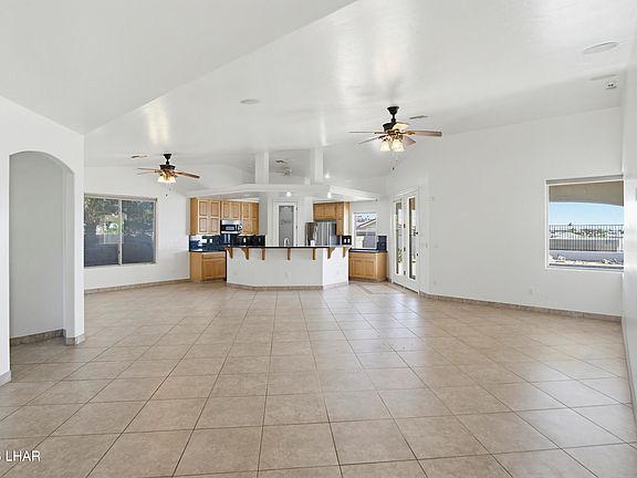 3rd image of 2816 Jasper Dr