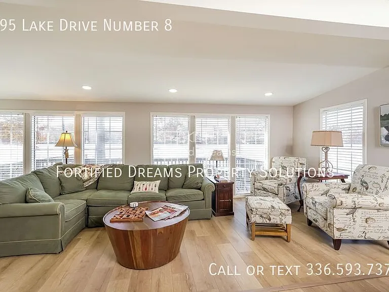 395 Lake Dr #8 — Photo 5