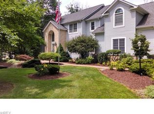 16680 Victoria Dr, Chagrin Falls, OH 44023