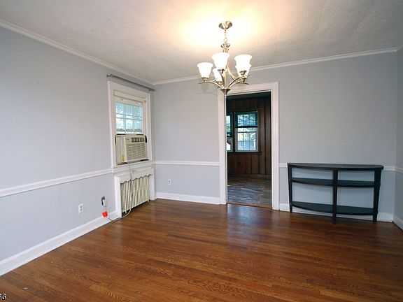 5th image of 133 Birchwood Dr