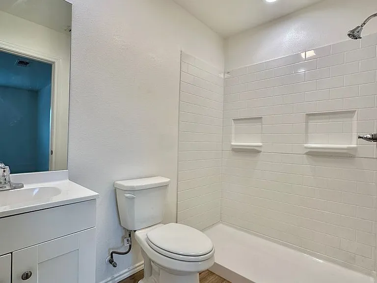 1640D Beacon St — Photo 15