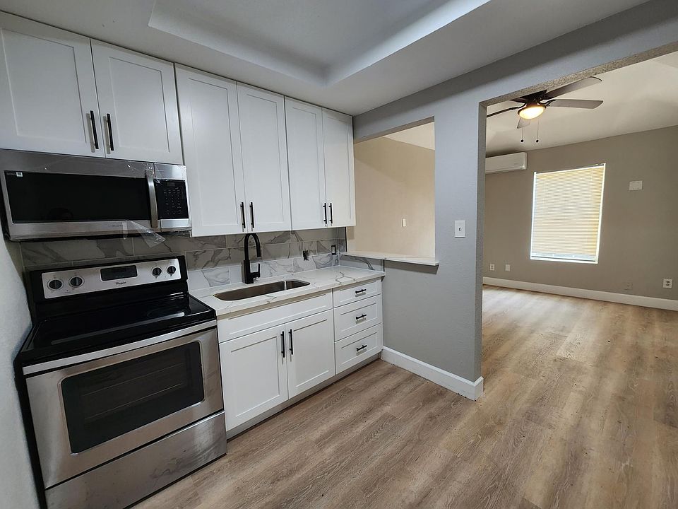 1st image of 304 Truman St #D