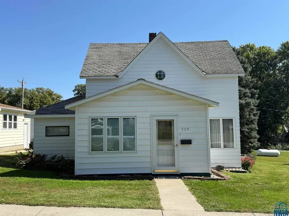 209 Oak St, Moorhead, IA 51558