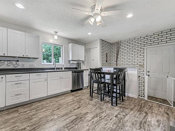 5th image of 4232 Bordeaux Dr