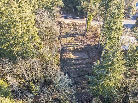 4th image of 2415 W Lynnwood Drive