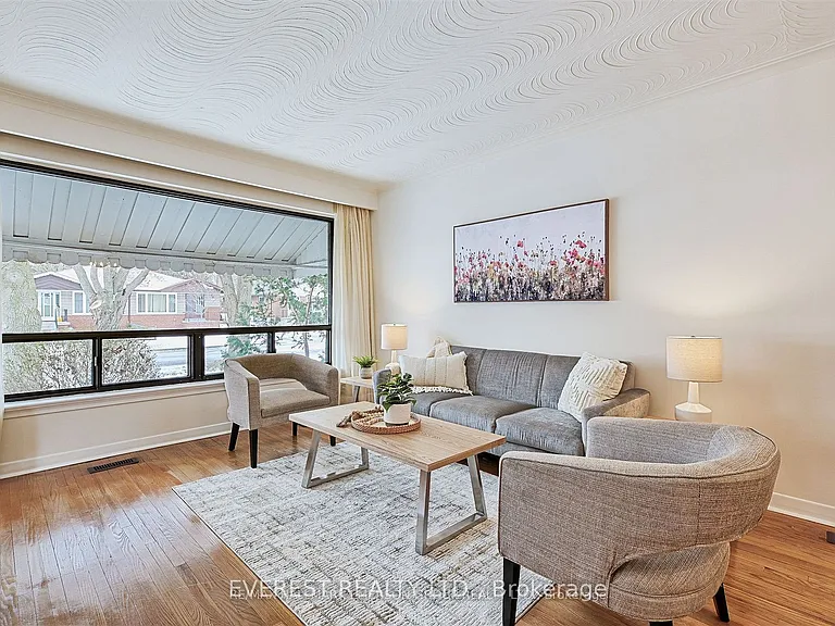 99 Rochman Blvd — Photo 25