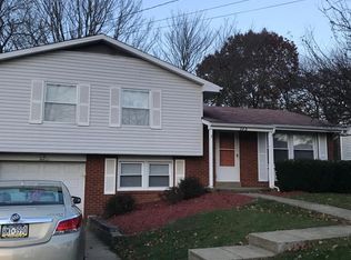 113 Conneaut Dr, Pittsburgh, PA 15239