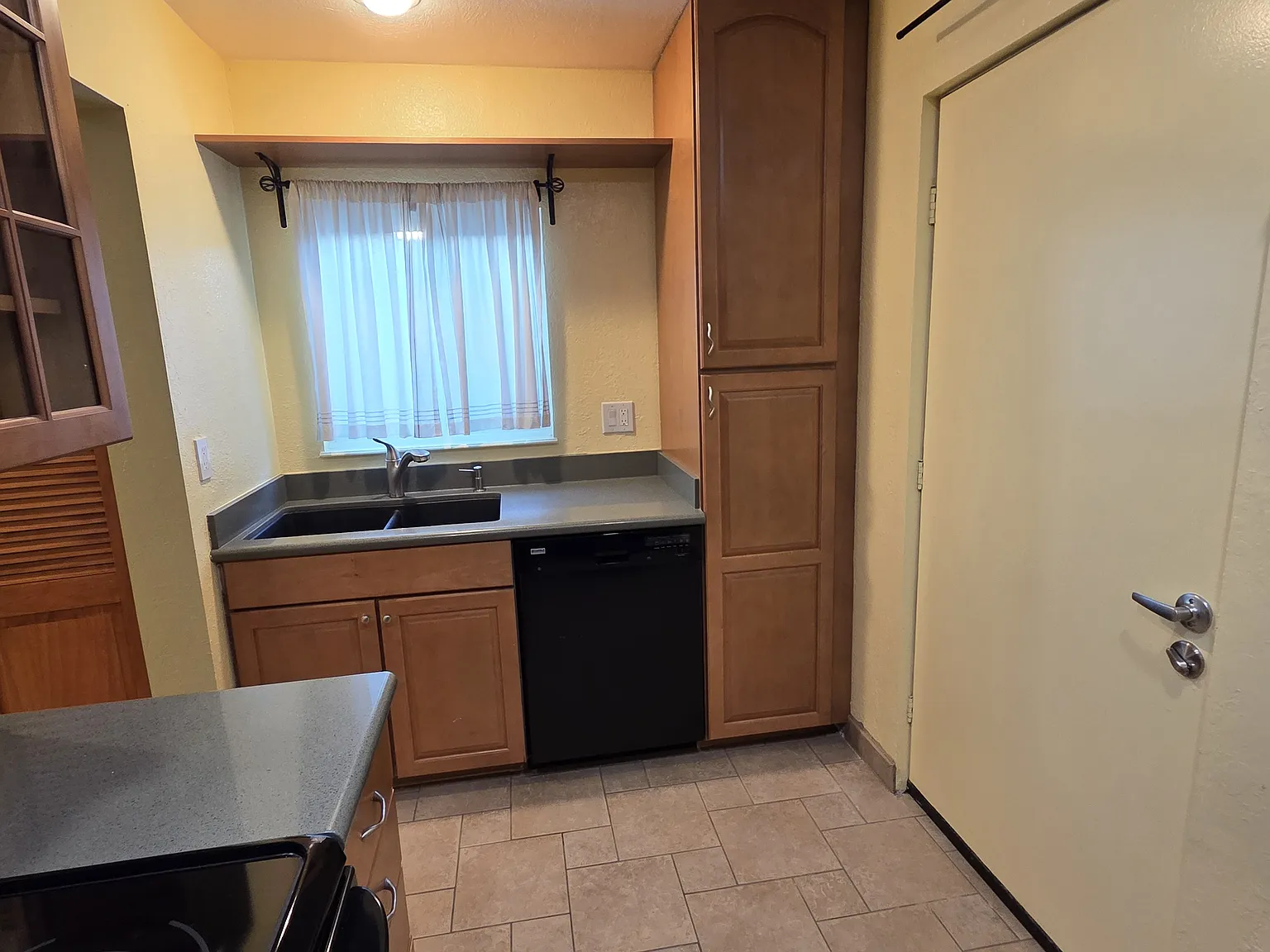 2753 Sulphur Dr — Photo 2
