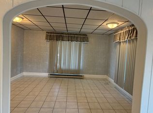 406 4th Ave SE, Jamestown, ND 58401