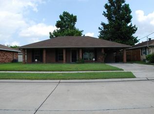 2704 Riverbend Dr, Violet, LA 70092