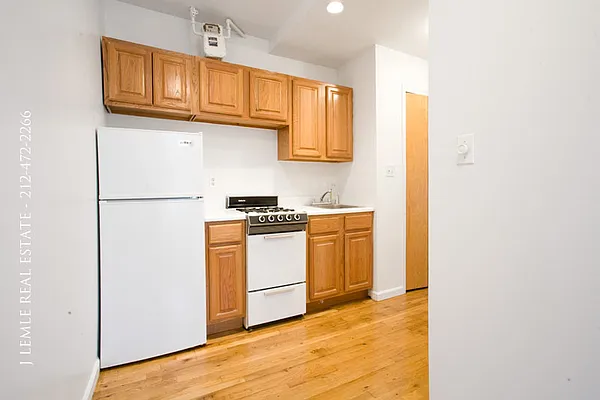 Rented by Copperwood Real Estate | media 35
