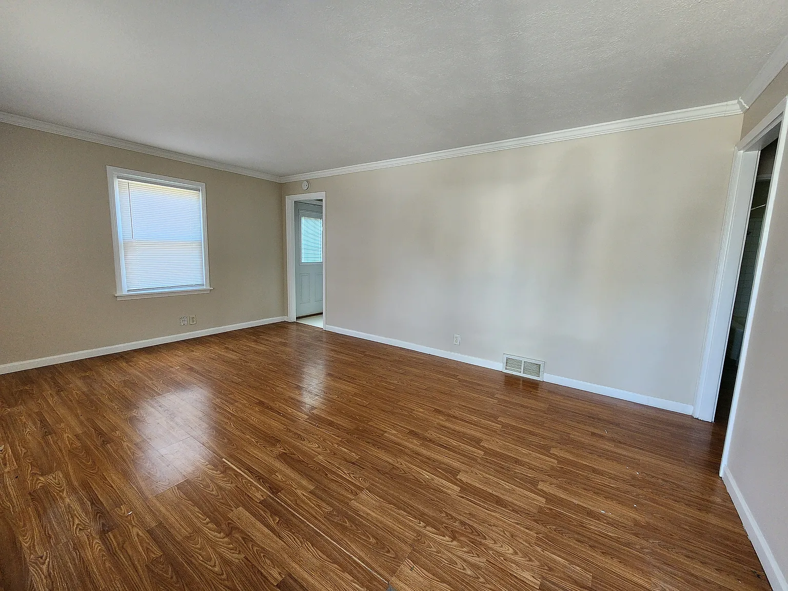 822 East Eckman Street - 1 — Photo 3