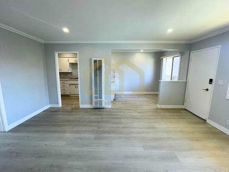720 N G St #16 — Photo 3