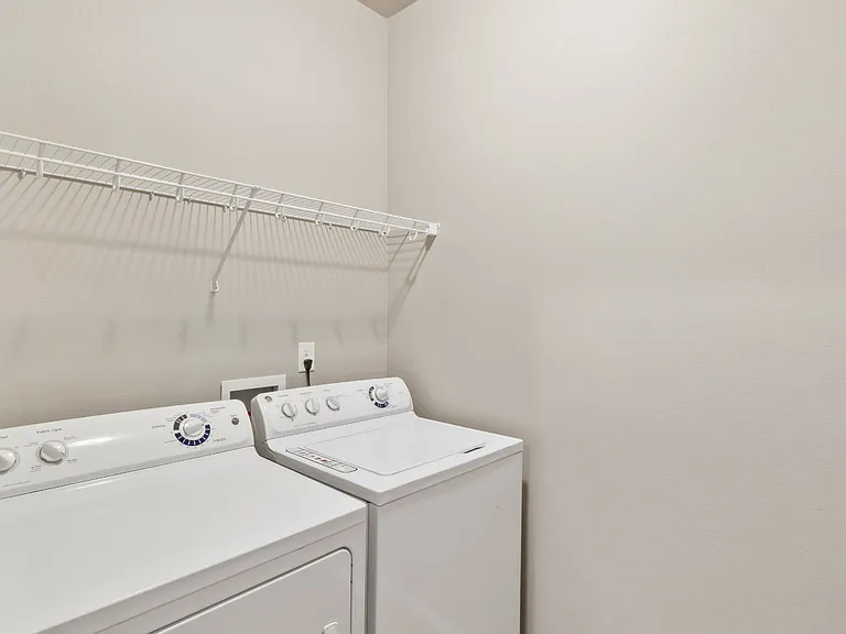 Maple Ridge Villa — Photo 23