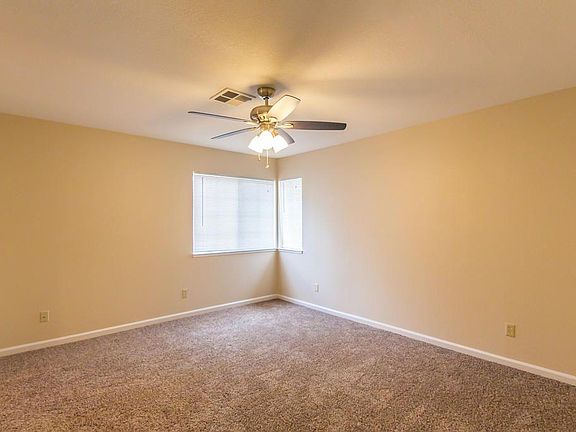 3rd image of 165 Danbury Dr
