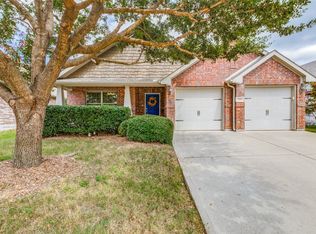 318 Hawthorn Dr, Fate, TX 75087