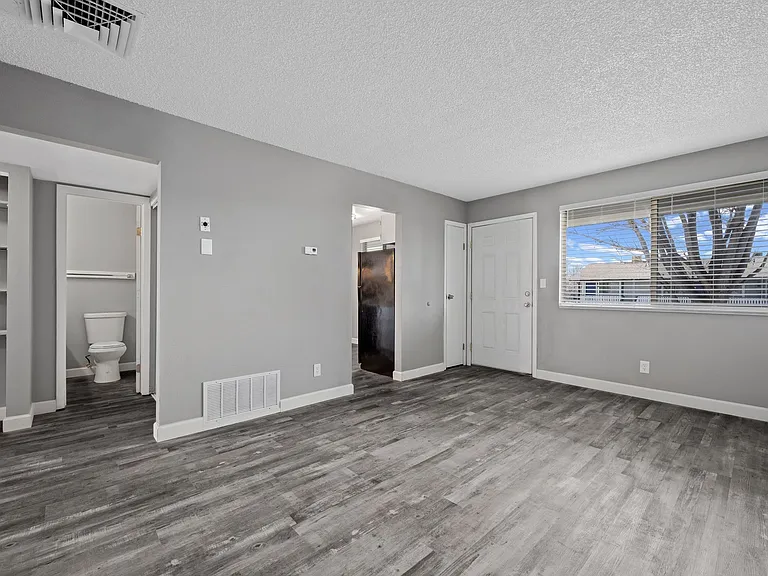 Peak 72 Apartments — Photo 24
