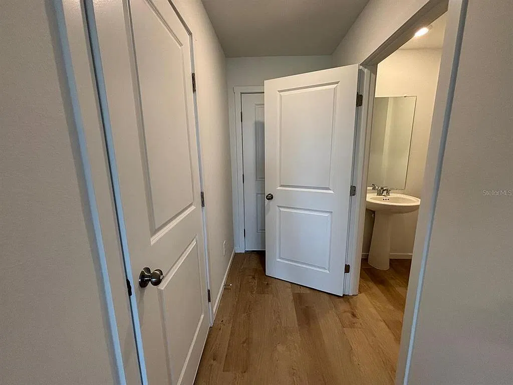 3 bed, 2.5 bath, 1460 sqft, $1,950 — Photo 4