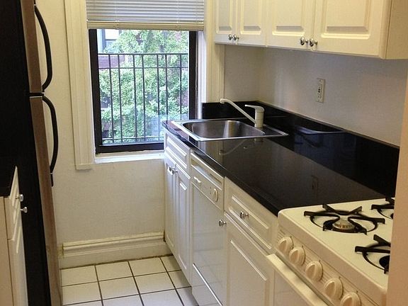 4th image of 330 E 52nd St APT 55