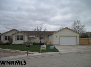 2770 Settler Dr, Gering, NE 69341