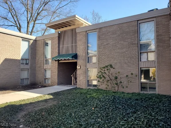 6710 Chaffee Ct #2, Brecksville, OH 44141