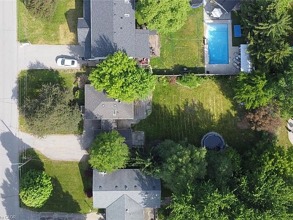 3rd image of 945 Glen View Ave