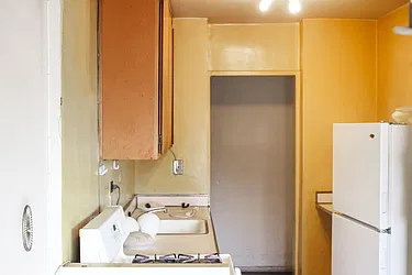 Sold by Thomas Lipovetsky, LREB