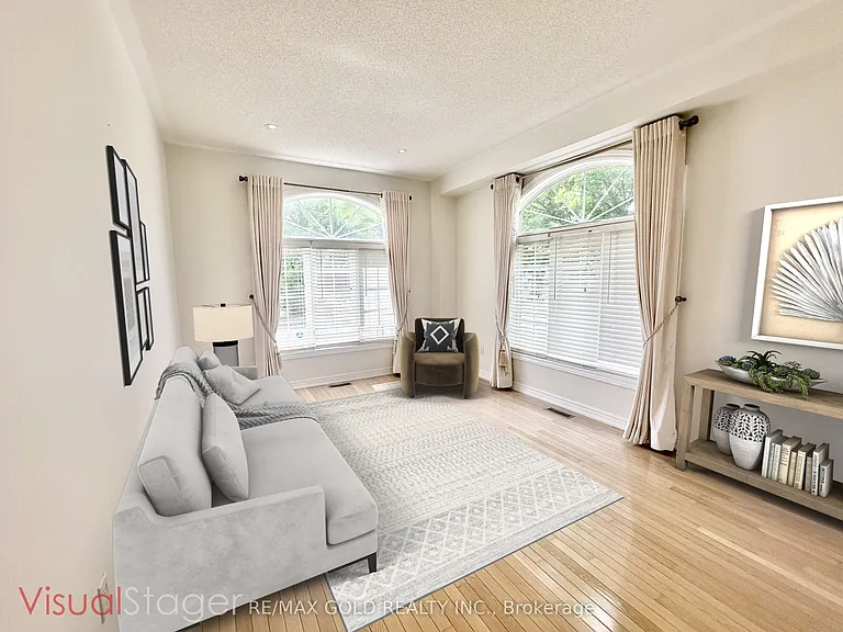 2293 Baronwood Dr — Photo 8