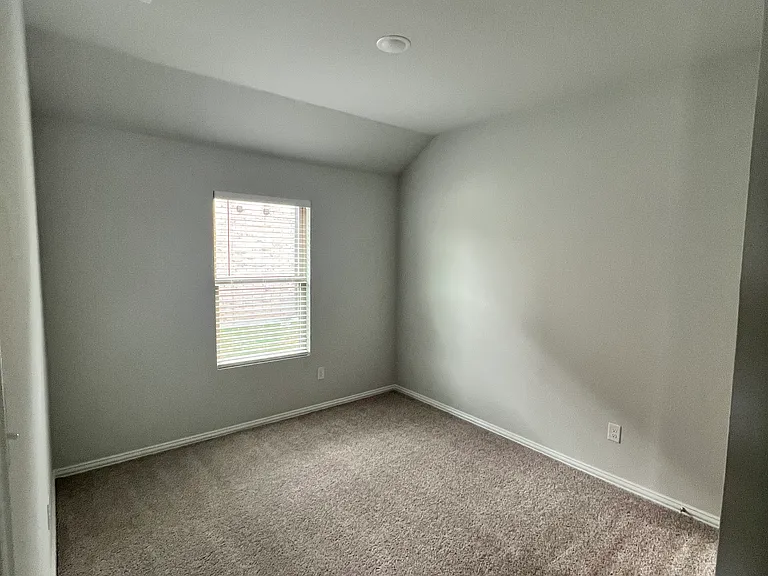 524 Hickory Ridge Dr — Photo 16