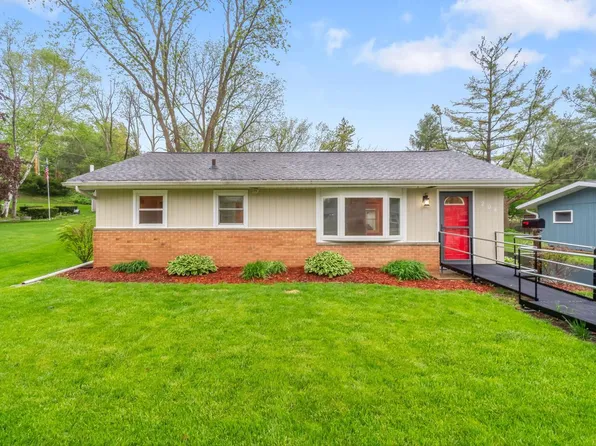 204 Marguerite COURT, Mayville, WI 53050