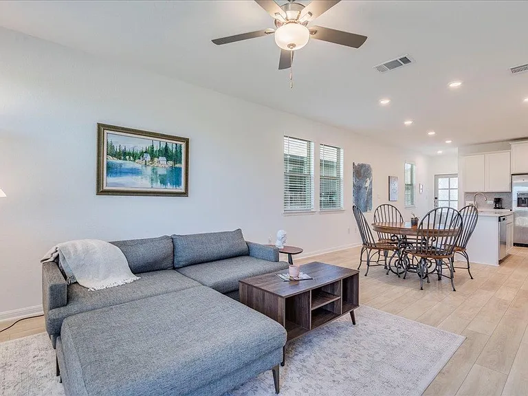 802 Papaya Dr — Photo 9