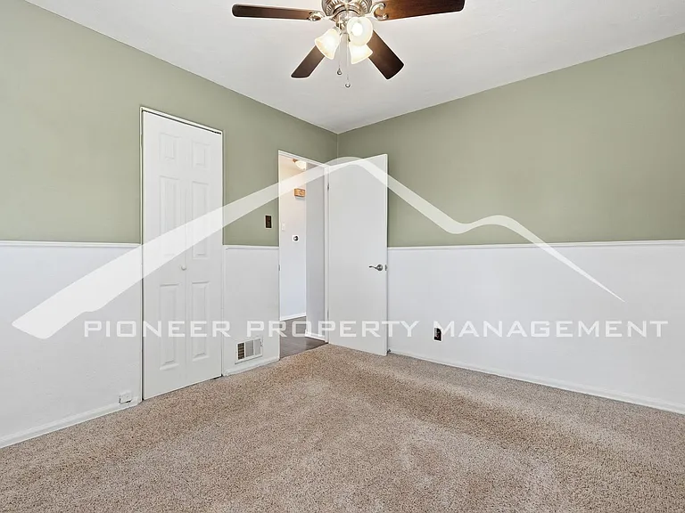 701 S Navajo St — Photo 15