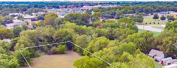 3rd image of 4017 Scruggs Dr