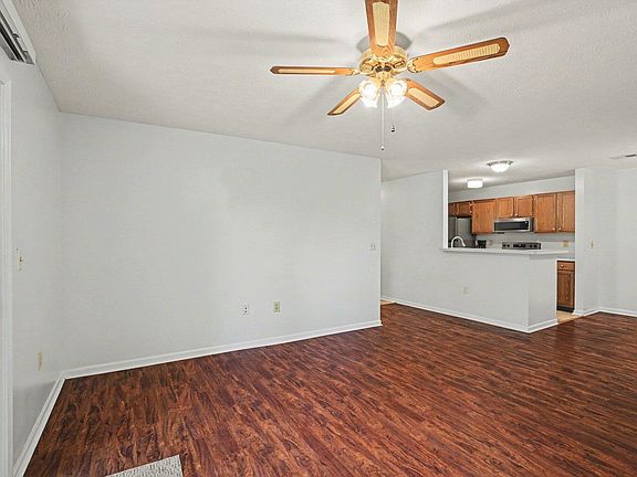 5th image of 38 Rio Grande Cir APT 2