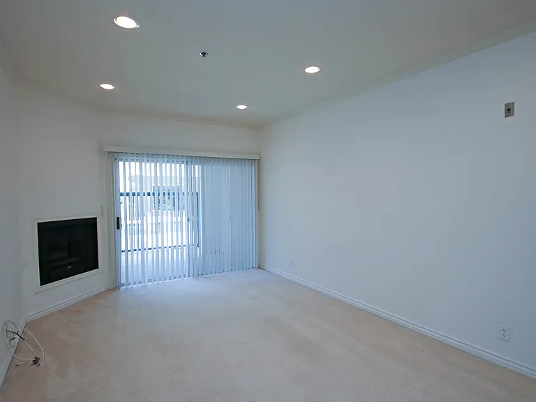 300 N El Molino Ave #126 — Photo 4