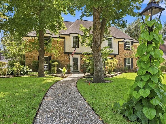 3rd image of 5307 Graystone Ln