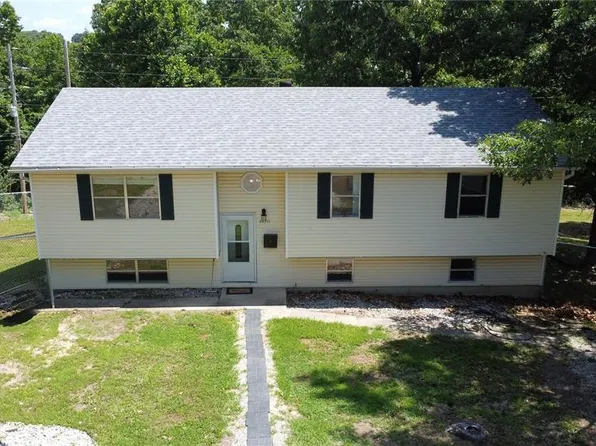24370 Trolley Ln, Saint Robert, MO 65584