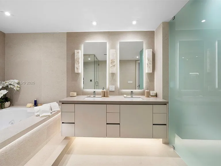 60 Edgewater Dr #11F — Photo 17