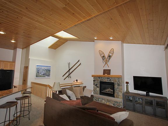 5th image of 104 Clover Ln