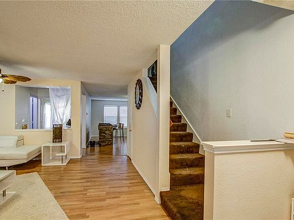 3rd image of 113 Heritage Dr